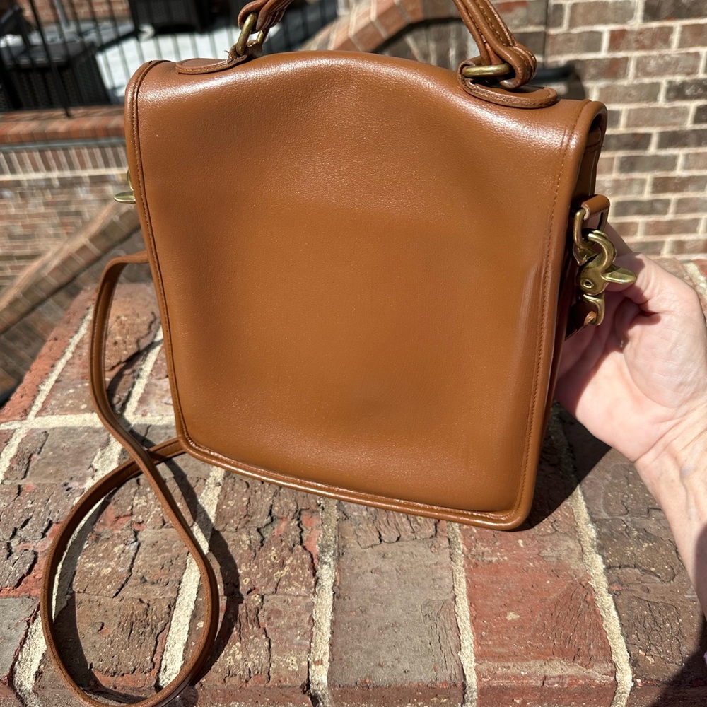 Coach vintage, pristine, most popular bag ever, Messenger bag. Gorgeous - Picture 8 of 9